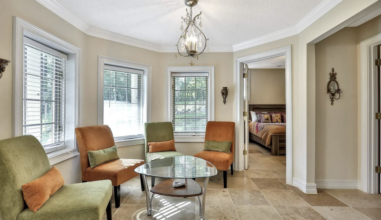 Sitting room at Peachtree Wellness Solutions